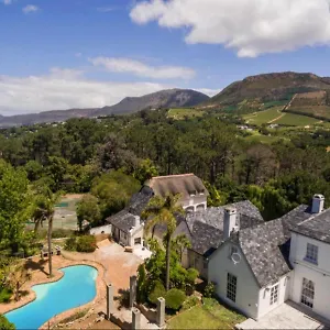 https://akamah-estate.hotels-capetown.com